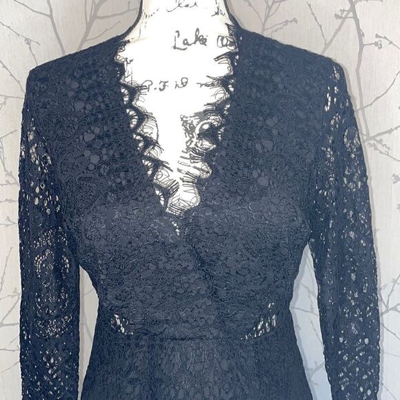 ASOS Petite Black Lace V Neck Long‎ Sleeve Midi Sheath Dress - Picture 3 of 8